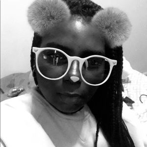 Meet your Posher, Yanique